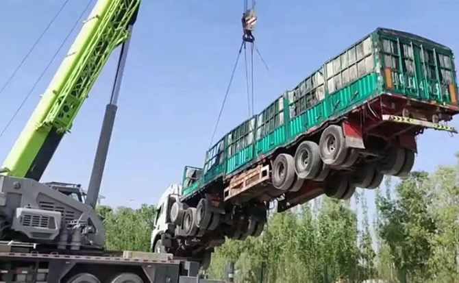 恩施土家族苗族自治州道路脱困救援案例